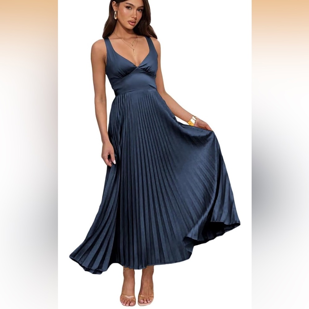NWT Elegant Navy Pleated Maxi Dress - Sleeveless V-Neck Size 6